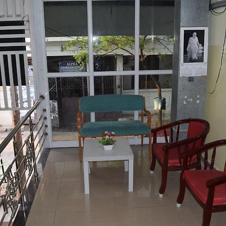 Chaplin Hotel Pondicherry Exterior photo